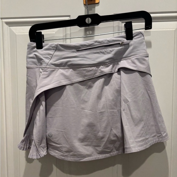 Lululemon Play Off The Pleats Skirt *13"
Silver Lilac - Picture 4 of 5